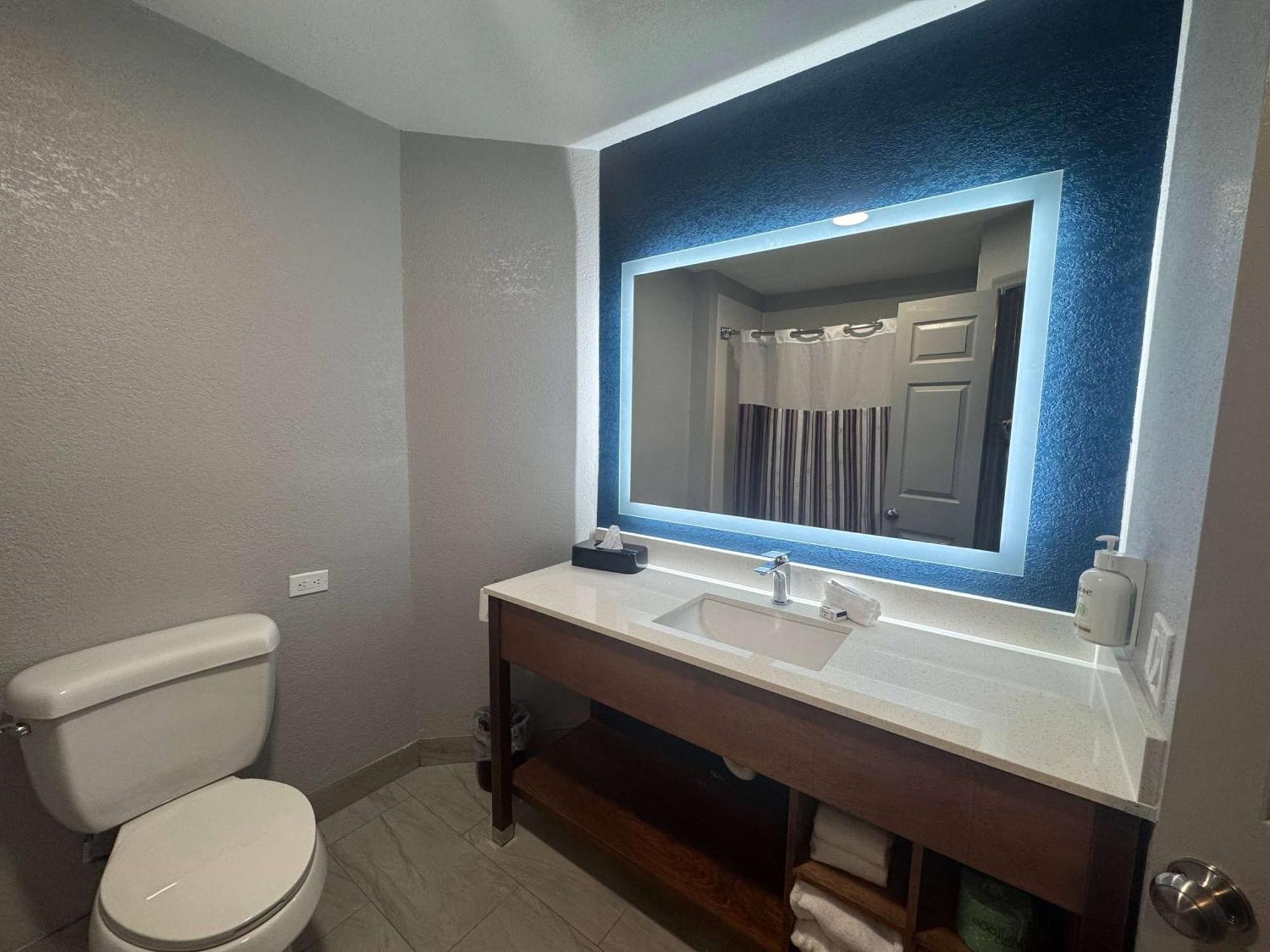 La Quinta By Wyndham Raleigh Cary Hotell Eksteriør bilde